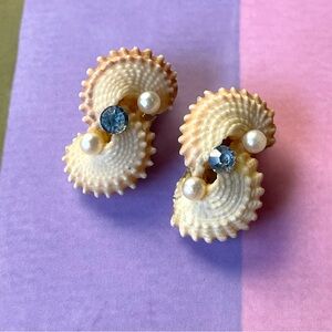 Fun vintage shell & faux pearl, blue rhinestone clip-on earrings kitsch beach
